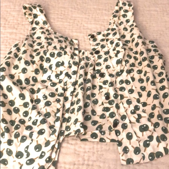 Sleeveless Blouse. Tank. - Picture 2 of 5